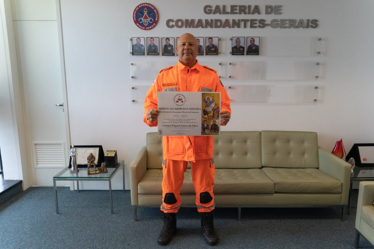 CBMMG RECEBE HOMENAGEM DA AMI